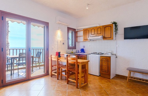 Kassandra Apartment | Amfitriti Seafront Apartment 3 by RentalsPro
