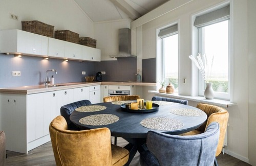 Hollum House | Amie a nice holiday home near the golf course, the village of Hollum and nature.
