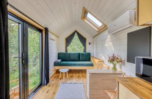 Ammeberg House | Ammebergs Blommor by Tiny Away
