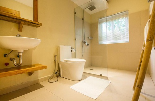 Balabag Apartment | Amor Deluxe Suite with Swimming Pool Access - Hidden Paradise