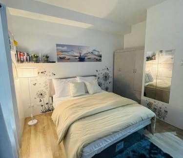 Bantud Hacienda Apartment | Amourette’s Studio at Mesavirre Garden Résidences