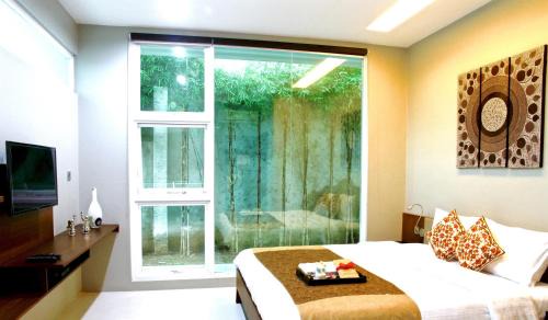 Ragunan Hotel | Ampera Avenue Residence