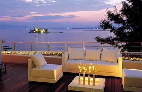 Nafplio Hotel | Amphitryon Hotel is located on the coast at Nafplion.