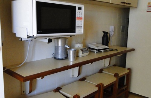 Cabo Frio Apartment | Ample 3 bedroom apt with well furnished balconies on Praia do Forte