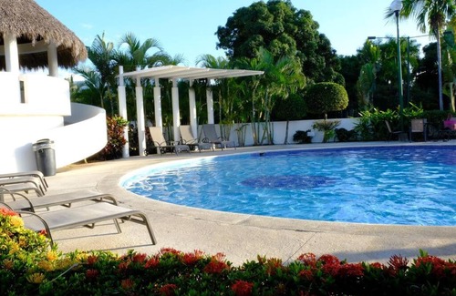 Las Moras Villa | Amplia Casa con Alberca, A/A a 10 min de la playa