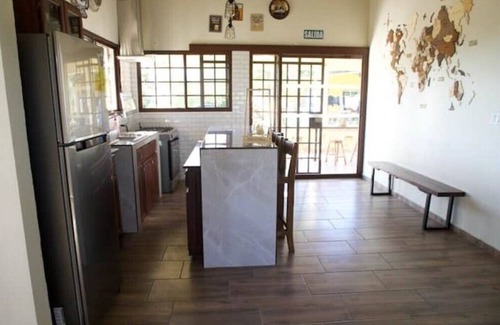 Alto Boquete House | Amplia Habitación Familiar - Alto Boquete- Baño Privado- Cocina- Wifi- A/a- 5 pp