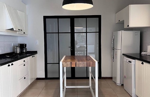 Chacras de Coria House | Amplia y luminosa casa con excelente ubicación