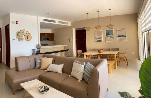 Marina Mazatlan Condo | Amplio condominio de 3 recamaras en Gavias Grand frente al Mar.nn