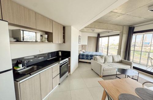 Constitucion Apartment | Amplio Loft con balcón sobre la Av 9 de Julio 6C