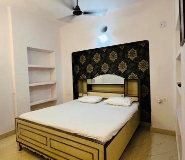 Varanasi House | Amrit Ganga Guest house 1,5km from kashi vishwanath Near Rathyatra ropeway