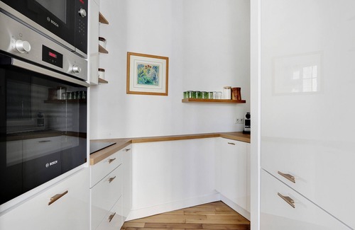 Quartier de la Plaine-de-Monceaux Apartment | An Amazing 2-BR/1BA in Monceau