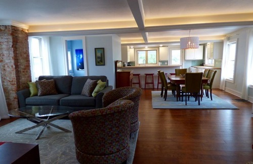 Decorah Apartment | An amazing flat on Water Street in downtown Decorah