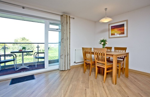 Dawlish Warren Apartment | An apartment that sleeps 4 guests in 2 bedrooms