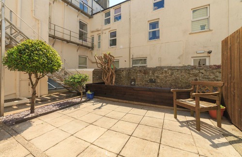 Port St Mary Apartment | An apartment that sleeps 3 guests in 2 bedrooms