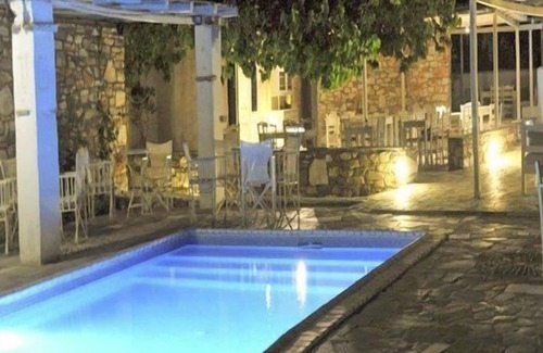 Perissa Apartment | An apartment that sleeps 4 guests in 1 bedroom