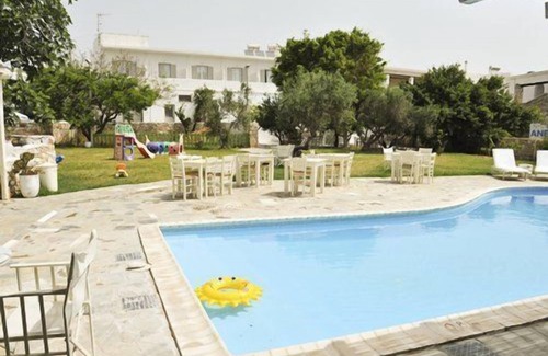 Perissa Apartment | An apartment that sleeps 4 guests in 1 bedroom