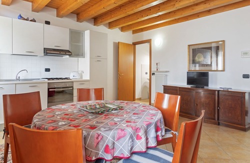 Pesina Spezie Apartment | An attractive residence on the Verona side of Lake Garda.