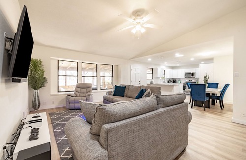 Quail Hollow House | An Austin Gem: Long Stay Discounts + NO Fees!