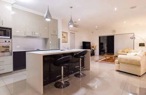 Southport House | An entertainer's paradise on the Gold Coast
