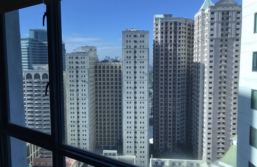 Bagumbayan Condo | An entire and cozy 1 bedroom condo with an awesome view! Massage chair.