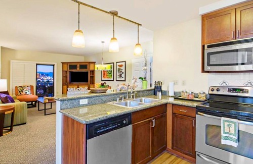 Las Vegas Condo | An Island-Inspired Oasis