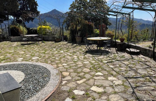 Bolzaneto Apartment | An old country house surrounded by greenery just 9 km from the center of Genoa.