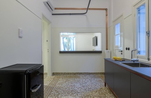 Plaka Apartment | An Outstanding 3 Bdrm Apartment in the Heart of Athens
