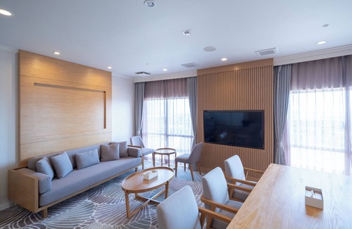 Kadena-cho Hotel | ANA Crowne Plaza Resort Okinawa Uruma Hills by IHG