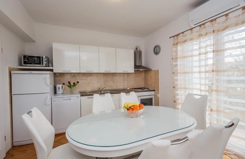 Kastela Apartment | Ana