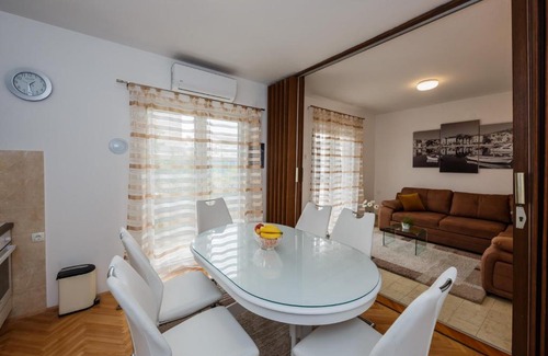 Kastela Apartment | Ana