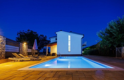 Zmijavci Villa | Ana Zmijavci in Zmijavci - Haus für 8 Personen
