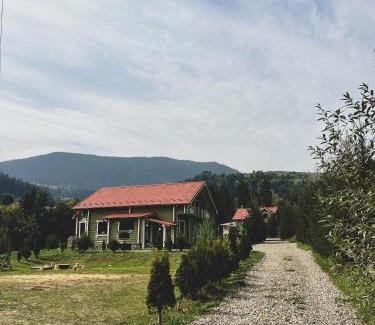 Dobrovelychkivka House | Anahata Space - номери в Ретритному центрі, біля Верховини