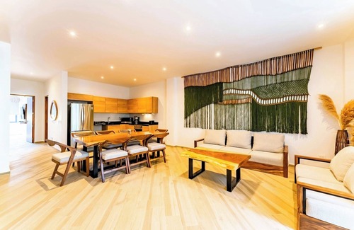 La Veleta Apartment | ANANA Yaaxlum 105 S Oasis pool and Jacuzzi