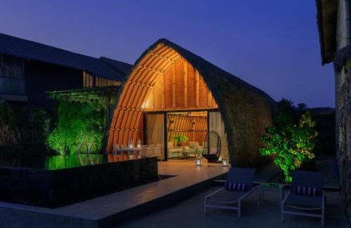 Dubai Resort | Anantara World Islands Dubai Resort