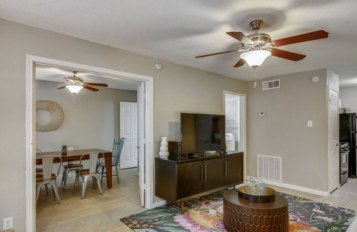 Galveston Condo | Anchor by Pleasure Pier #7: Updated Condo Community, Heart of the City