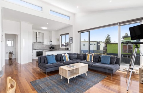 Apollo Bay House | Anchorage - Apollo Bay