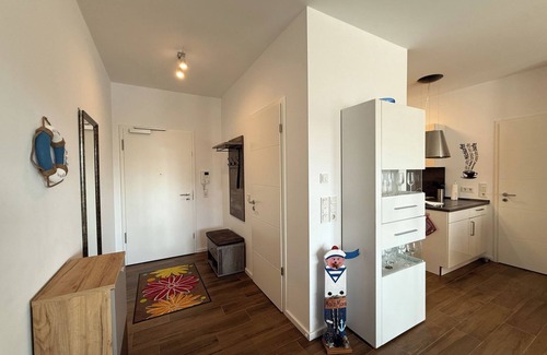 Mitte-Sud Apartment | Anchorage vacation apartment - For 4 people with harbor view and private wallbox