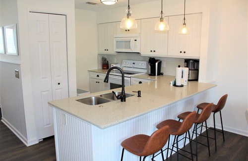 Manteo Condo | Anchors Away, Dog-Friendly & Upgraded Condo in Pirate's Cove!