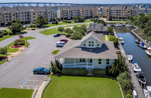 Manteo Condo | Anchors Away, Dog-Friendly & Upgraded Condo in Pirate's Cove!