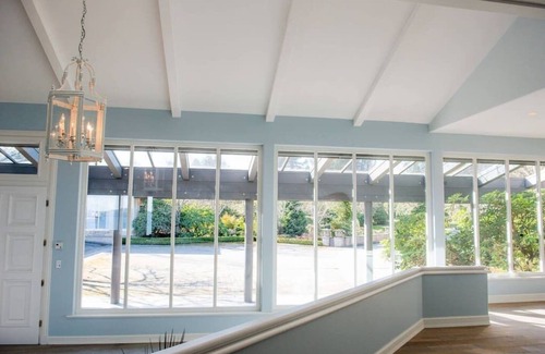 Cobble Hill Villa | Anderson Lane l Beach Access l Sleeps 22 I Hot Tub