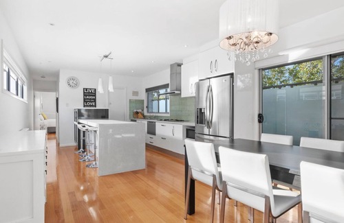 Torquay House | Anderson Pool Premium