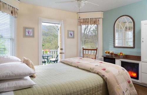 Waynesville Bed & Breakfast | Andon-Reid Inn B&B