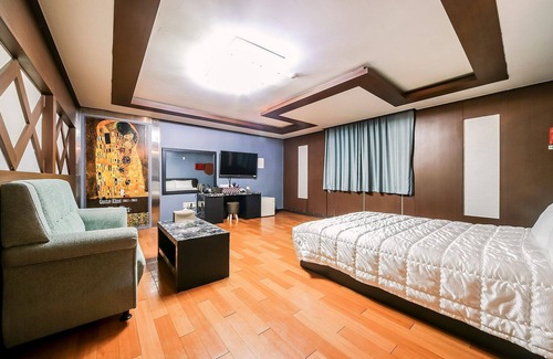 Andong Hotel | Andong Okdong Equus