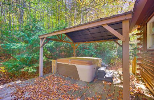 Andover House | Andover Cabin Retreat with Hot Tub and Fireplace!