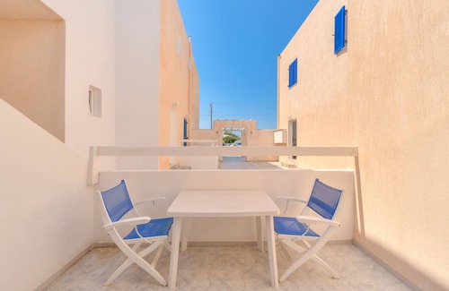 Perissa Apartment | ANDREAS STUDIO PERISSA in SANTORINI