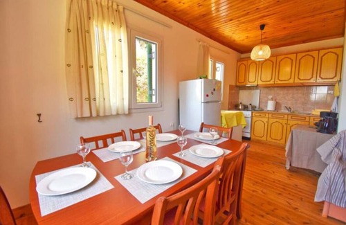 Sinarades Apartment | Anemelo house by the Kontogialos beach