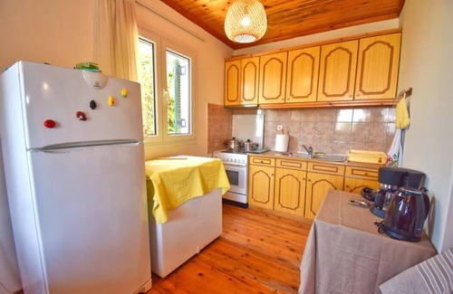 Sinarades Apartment | Anemelo house by the Kontogialos beach