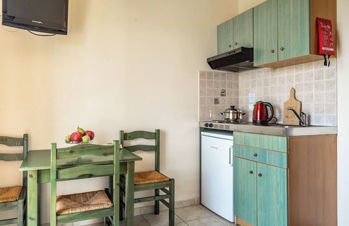 Kateleios Apartment | Anemona Apartment 1 with Sea View, Shared Pool & Wi-Fi