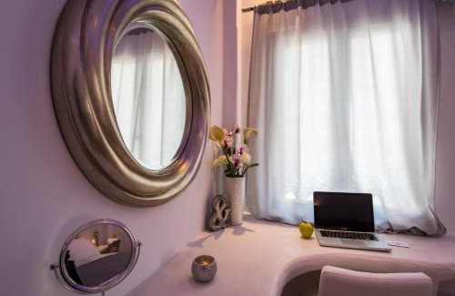 Perissa Apartment | Anezina Villas