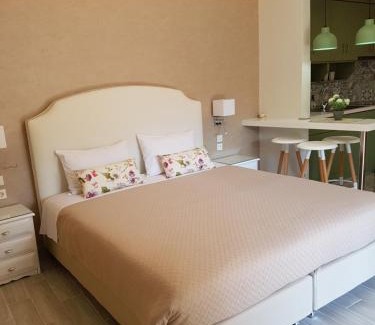 Lakones Hotel | Angels Pool Studios and Apartments